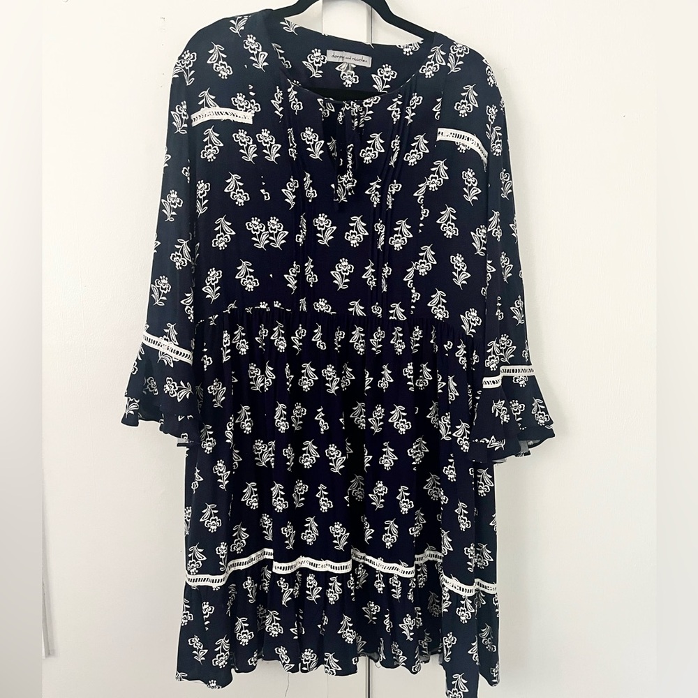 Danny & Nicole // Navy Blue & White Floral Dress